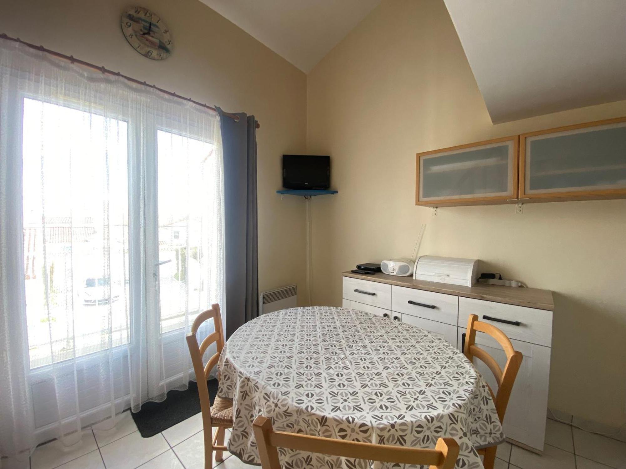 Appartement 1Er Etage Proche Centre-Ville, Plage Et Commerces, Balcon, Parking, Wifi Inclus - Fr-1-22-171 La Tranche-sur-Mer Exterior photo